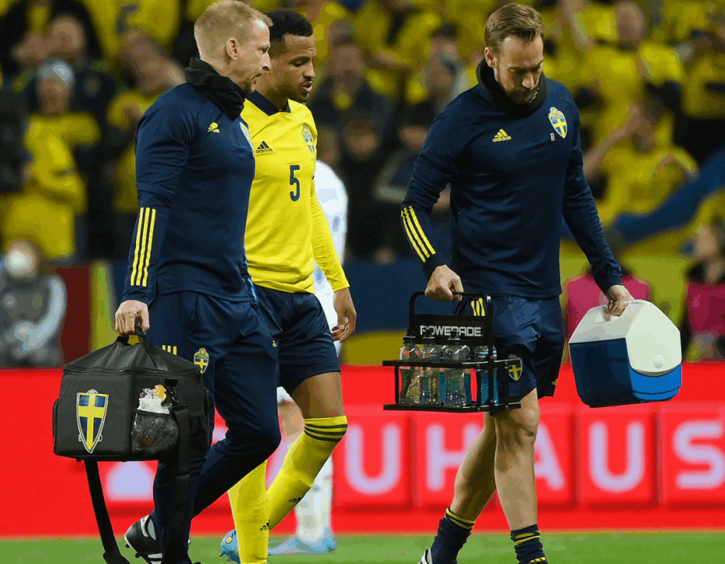 medical-team-dalam-permainan-sepak-bola