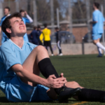 Tips Bermain Sepak Bola Agar Terhindar Dari Cedera