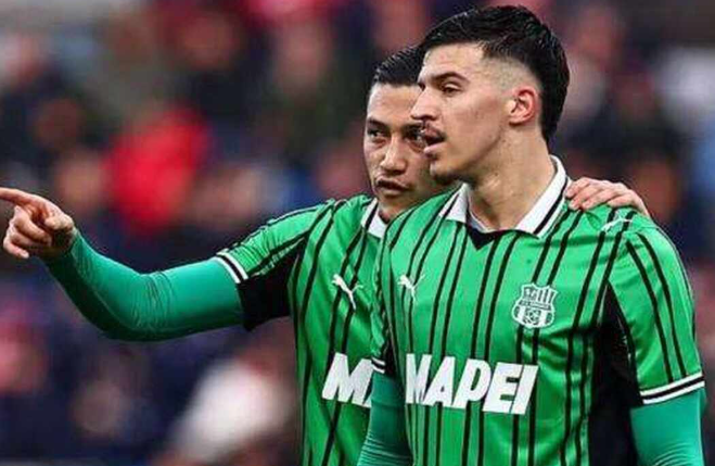 peran-chemistry-pemain-sepak-bola-di-lapangan-modern