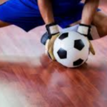 teknik-refleks-kiper-menghadapi-tembakan-jarak-dekat