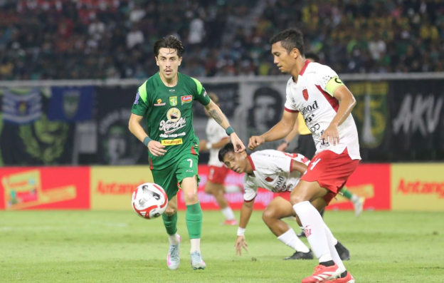 Bali United vs Persebaya Surabaya Duel Sengit