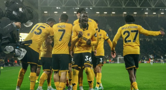 Joao Gomes Gol Pertama Bawa Wolves Raih Kemenangan