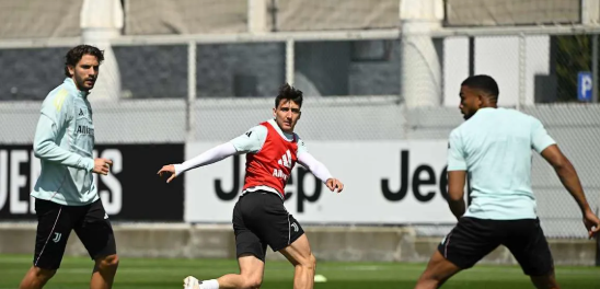 Sepakbola Minggu Ini Transfer Pemain Panas Jelang Musim